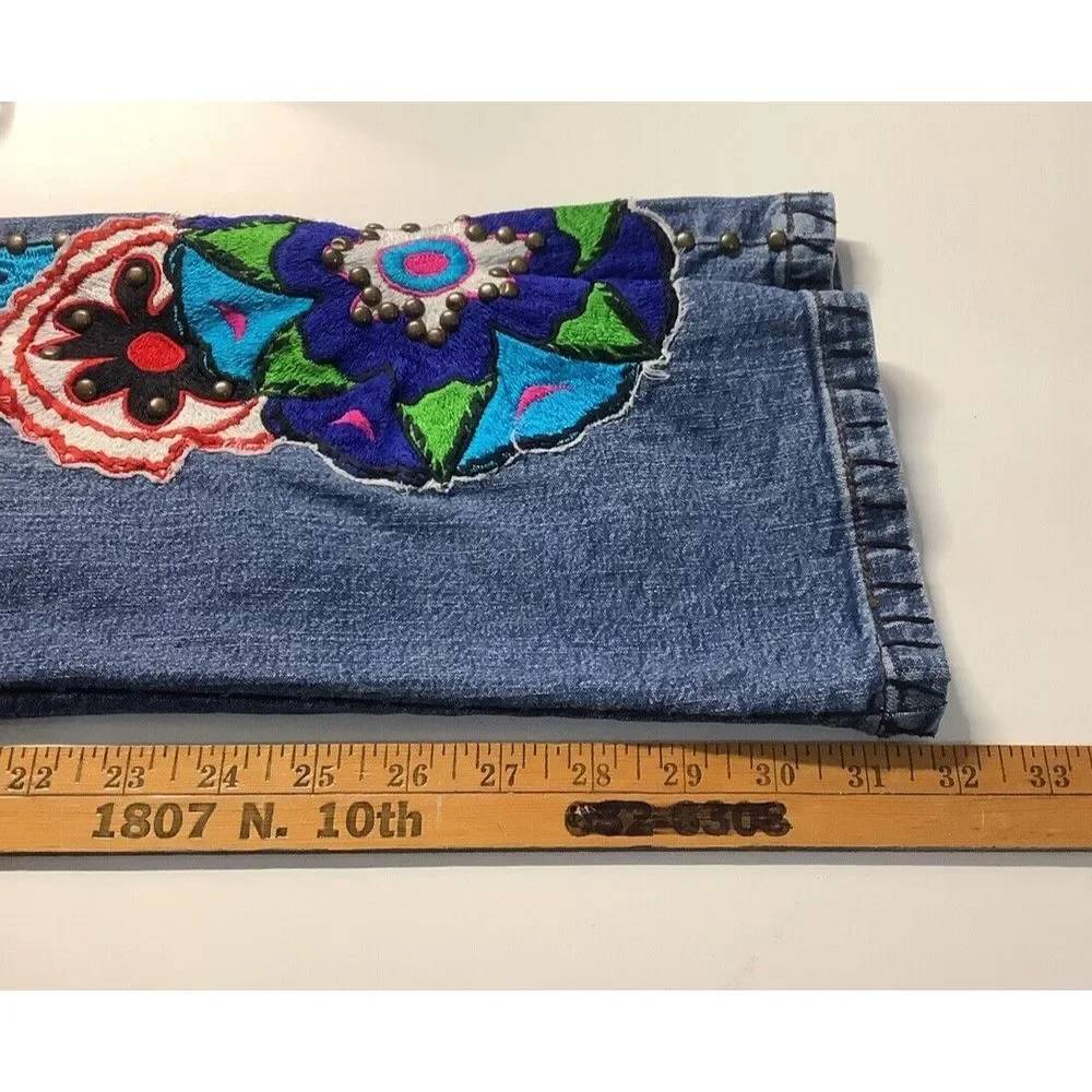 Vintage Basil & Maude Embroidered And Rivited Blue Jeans Size 2 lowrise stretch